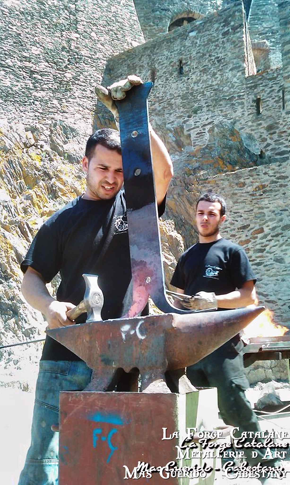 Demonstration forge fort saint elme collioure 2010 forge catalane 10.jpg